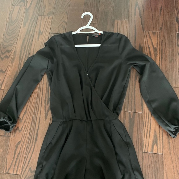 Black long sleeve romper - Picture 5 of 6